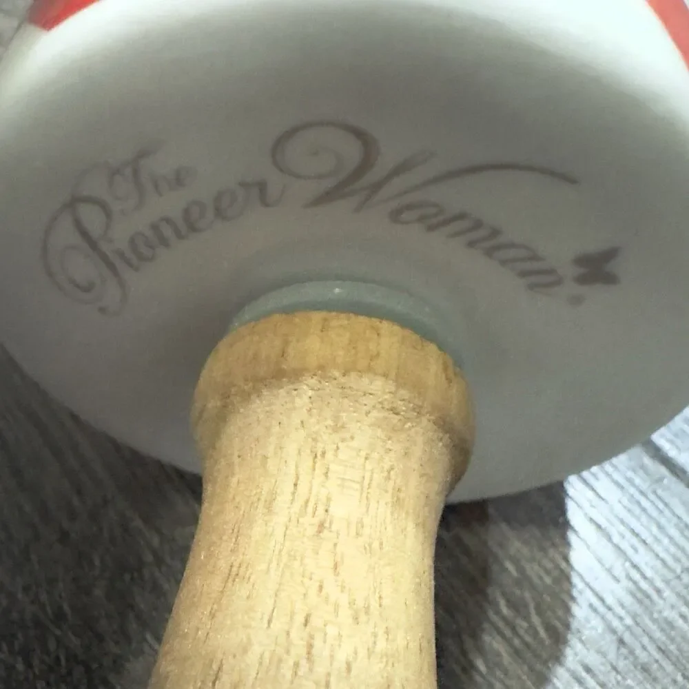The Pioneer Woman Red Gingham Ceramic Rolling Pin Wood Handles Farmhouse Baking - Picture 2 of 4